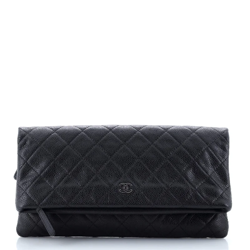 Christian Dior bags with a zip - top closure and multiple compartmentsBeauty CC Clutch Quilted Caviar