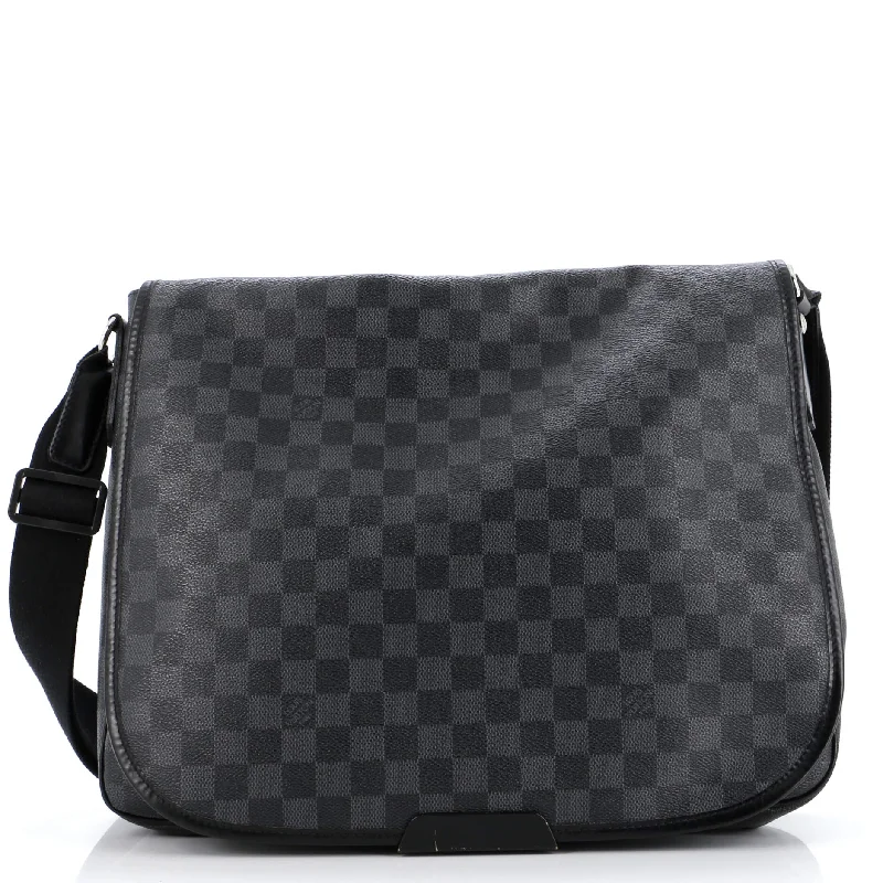 Fashion - forward Christian Dior tote bags for the modern womanDaniel Messenger Bag Damier Graphite GM