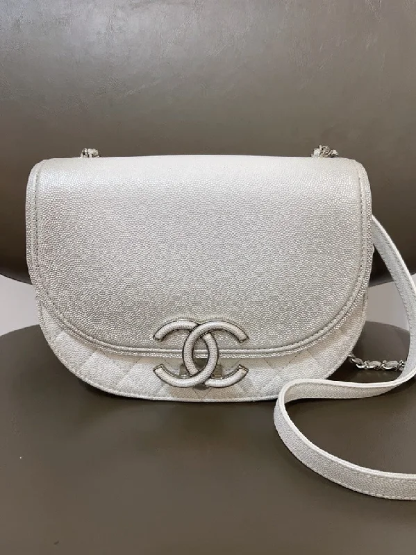 Chanel Handbag with Adjustable Strap for ComfortChanel Cuban Infinity White Crossbody Bag Medium