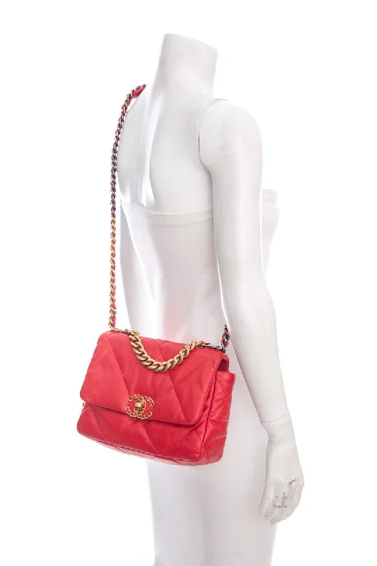 Chanel Quilted Leather Shoulder Bag for FashionistasChanel 19 Red Leather 2022 Handbag