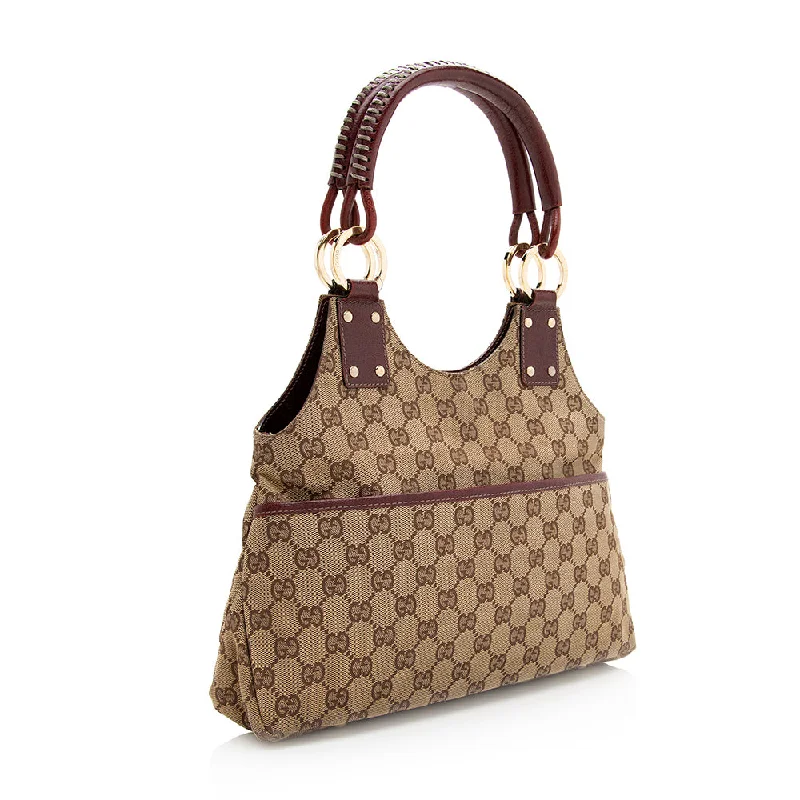 Women Gucci bags with interlocking G hardware for a classic lookGucci GG Canvas Shoulder Bag (SHF-20621)