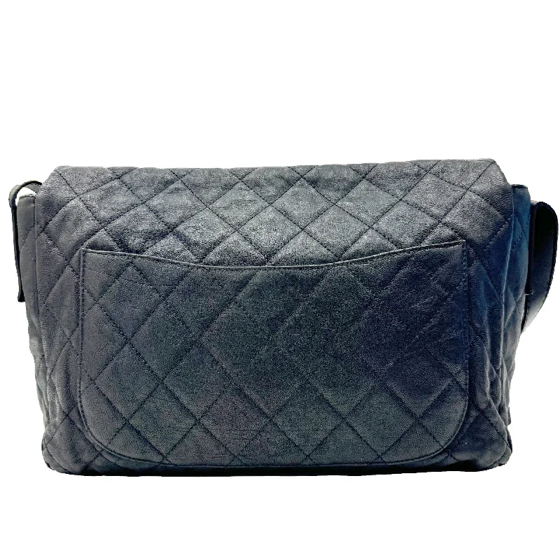 Chanel Classic Flap Bag for Evening PartyCHANEL 2,55 Shoulder Bag