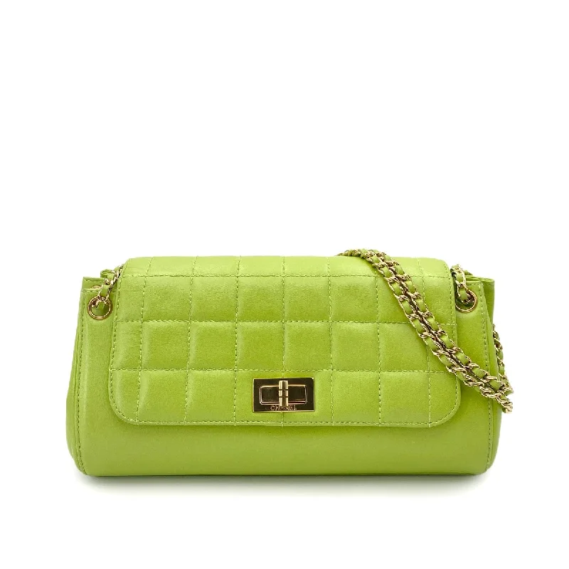 Chanel Classic Flap Bag for Evening PartyCHANEL VINTAGE 2.55 CHOCOLATE BAR CHAIN SHOULDER BAG GREEN LAMB SKIN 90246923