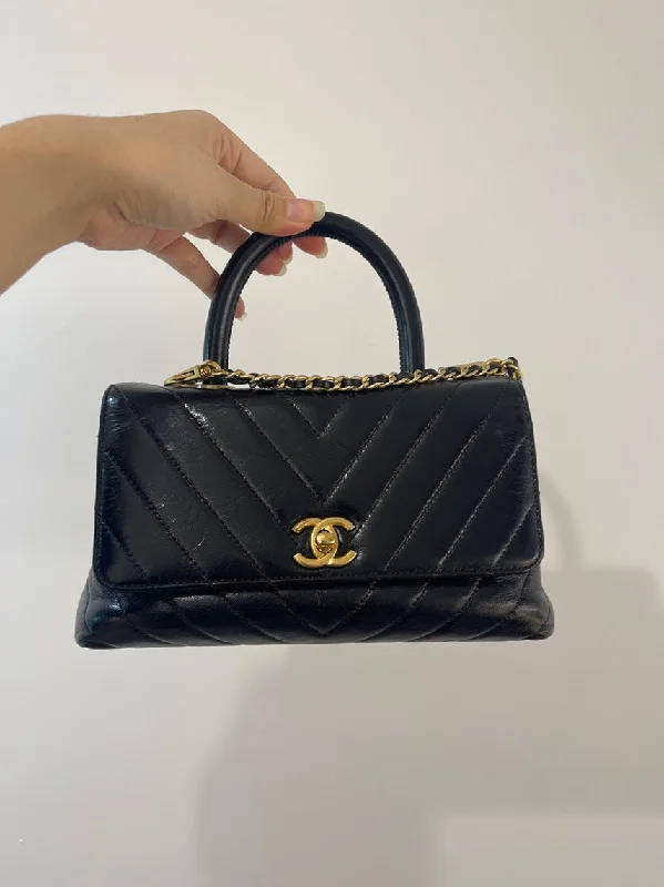 Chanel Lightweight Handbag for Daily ErrandsChanel Coco Handle Chevron Black Small