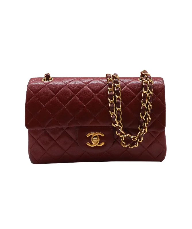 Chanel Colorful Handbag for Spring OutfitsCHANEL VINTAGE CLASSIC FLAP SMALL CHAIN SHOULDER BAG RED LAMB SKIN 90247190 DXBS0600