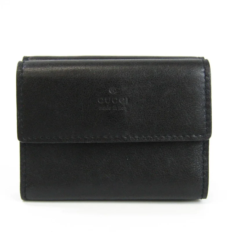 Women Gucci bags with a snap - button closure and a decorative charmGucci 030 1502 1598 Unisex Leather Wallet (tri-fold) Black