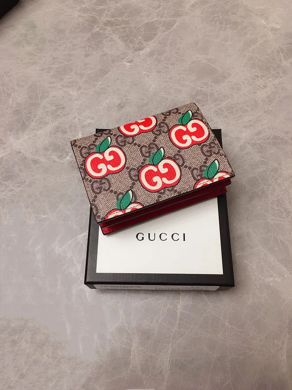 Women Gucci bags with a chain - link trim and a leather bodyGucci   Luxury Bags  1330