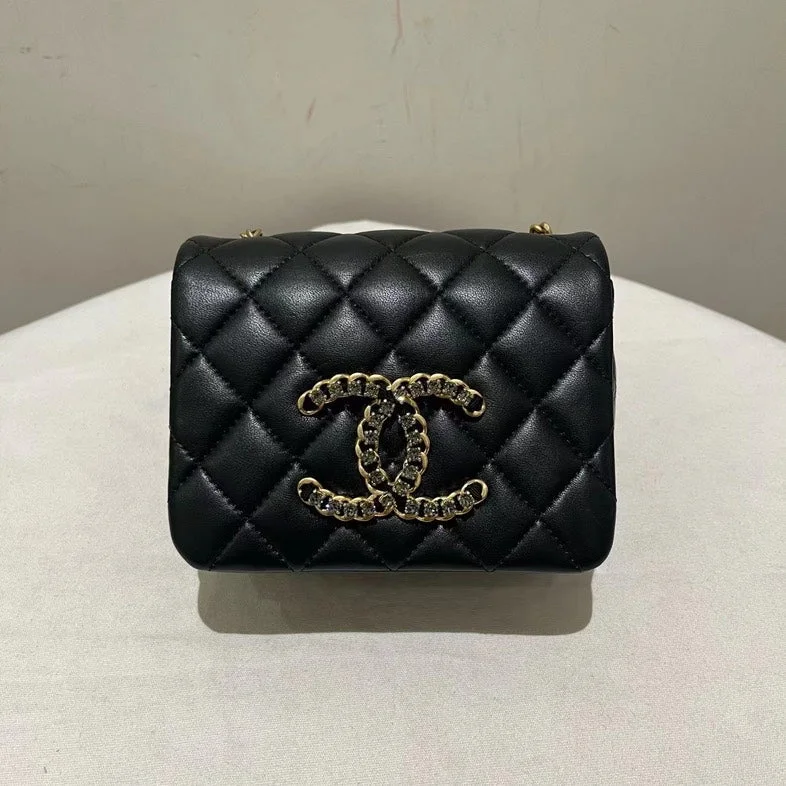 Chanel Lightweight Handbag for Daily ErrandsChanel Black Mini Quilted Leather Flap Bag